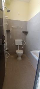 Bathroom Image of 1200 Sq.ft 3 BHK Apartment / Flat for rent in Sulur Coimbatore for Rs. 20000