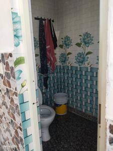 Bathroom Image of 900 Sq.ft 1 BHK Builder Floor for rent in Rohtak Station Diary Mohalla Rohtak for Rs. 6500