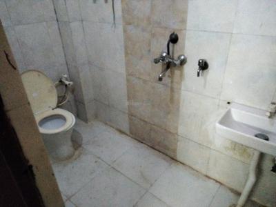 Bathroom Image of 550 Sq.ft 1 BHK Builder Floor for rent in Indirapuram Ghaziabad for Rs. 14600