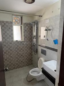 Bathroom Image of 1450 Sq.ft 3 BHK Apartment / Flat for sale in Shyam Bankey Bihari Sharnam, Raj Nagar Extension Ghaziabad for Rs. 9000000