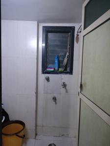 Common Bathroom Image of 530 Sq.ft 1 BHK Apartment / Flat for rent in Kasarvadavali Thane for Rs. 17999
