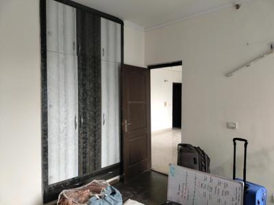 Bedroom Image of 950 Sq.ft 2 BHK Apartment / Flat for rent in Gardenia Glory, Sector 46 Noida for Rs. 27000