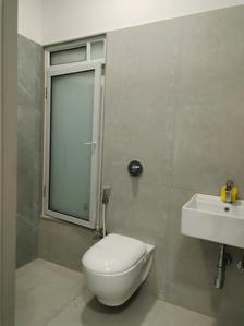 Common Bathroom Image of 670 Sq.ft 2 BHK Apartment / Flat for sale in Emerald Dotom Isle, Kandivali West Mumbai for Rs. 13500000