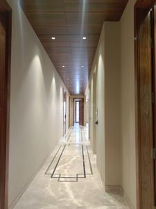 Passage Image of 2925 Sq.ft 4 BHK Builder Floor for sale in Defence Colony New Delhi for Rs. 125000000