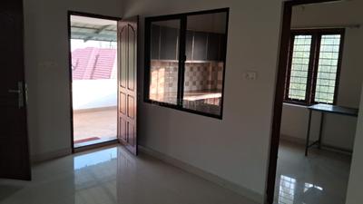 Bedroom Image of 550 Sq.ft 1 BHK Builder Floor for rent in Thrippunithura Kochi for Rs. 14000
