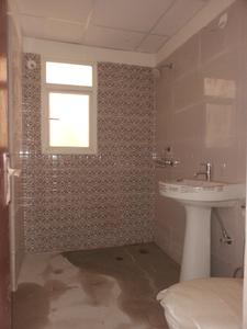 Common Bathroom Image of 975 Sq.ft 2 BHK Apartment / Flat for sale in Amrapali Verona Heights, Noida Extension Greater Noida for Rs. 7415450