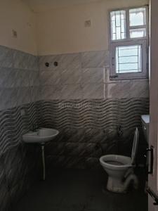 Bathroom Image of 3000 Sq.ft 3.5 BHK Apartment / Flat for rent in Omega 1 Greater Noida for Rs. 35000