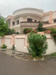 Image of 8500 Sq.ft 6 BHK Independent House for sale in Gomti Nagar, Lucknow for Rs. 85000000