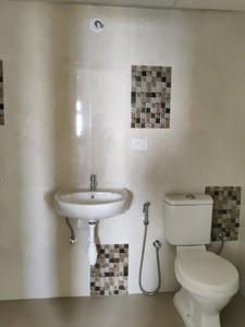 Common Bathroom Image of 421 Sq.ft 1 BHK Apartment / Flat for sale in Mahindra Happinest Kalyan, Bhiwandi Thane for Rs. 3500000