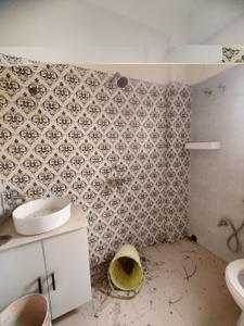 Bathroom Image of 642 Sq.ft 3 BHK Apartment / Flat for sale in Vinayak Golden Acres, Konnagar Hooghly for Rs. 6800000