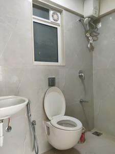 Common Bathroom Image of 600 Sq.ft 2 BHK Apartment / Flat for rent in Swastik Platinum, Vikhroli East Mumbai for Rs. 56000