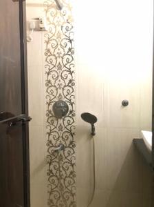 Bathroom Image of 785 Sq.ft 2 BHK Apartment / Flat for rent in Evershine Millennium Paradise, Kandivali East Mumbai for Rs. 57000