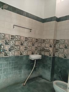 Bathroom Image of 1200 Sq.ft 2 BHK Builder Floor for rent in Karaundi Varanasi for Rs. 16000
