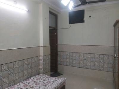 Bedroom Image of 450 Sq.ft 1 BHK Builder Floor for rent in Mayur Vihar Phase 1 New Delhi for Rs. 15000