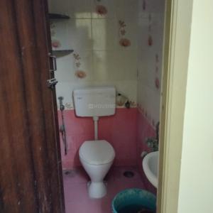 Bathroom Image of 1000 Sq.ft 2 BHK Builder Floor for rent in Thoraipakkam Chennai for Rs. 26000