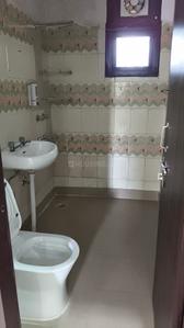 Image of 2400 Sq.ft 4 BHK Apartment / Flat for rent in Sector 11 Dwarka, New Delhi for Rs. 60000