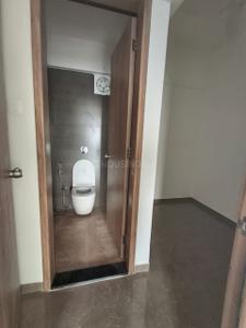 Bathroom Image of 3450 Sq.ft 5 BHK Apartment / Flat for sale in Venkatesh Skydale, Hingne Khurd Pune for Rs. 48000000