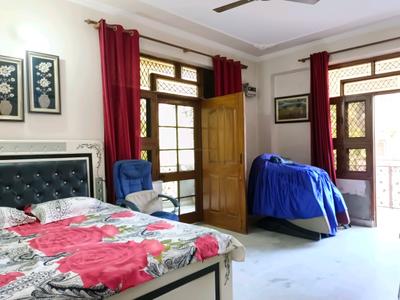 Bedroom Image of 1782 Sq.ft 3 BHK Builder Floor for sale in Surya enclave, Paschim Vihar New Delhi for Rs. 32500000