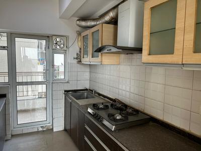 Kitchen Image of 1750 Sq.ft 3 BHK Apartment / Flat for rent in Bestech Park View Spa Next, Sector 67 Gurgaon for Rs. 60000