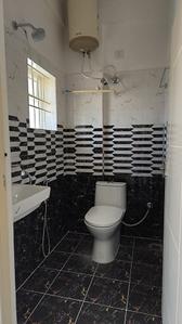 Bathroom Image of 700 Sq.ft 1 BHK Builder Floor for rent in Mahadevapura Bengaluru for Rs. 27500