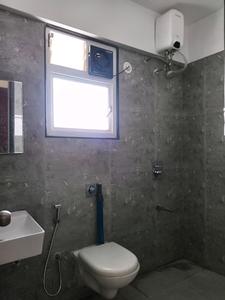 Common Bathroom Image of 946 Sq.ft 3 BHK Apartment / Flat for rent in VTP Leonara A and D Building, Mahalunge Pune for Rs. 35000