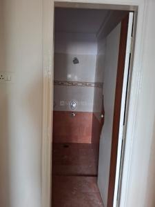 Bathroom Image of 1550 Sq.ft 3 BHK Apartment / Flat for rent in Paras Hermitage, Bagmugaliya Bhopal for Rs. 30000