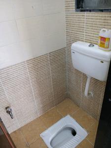 Common Bathroom Image of 405 Sq.ft 1 BHK Apartment / Flat for rent in Worli Mumbai for Rs. 35001