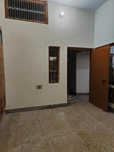 Bedroom Image of 2200 Sq.ft 2 BHK Independent House for rent in Alambagh Lucknow for Rs. 8000