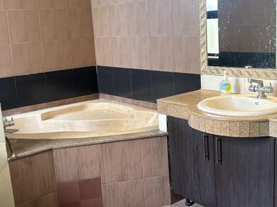 Image of 3750 Sq.ft 5 BHK Apartment / Flat for sale in Vipul Belmonte, Sector 53, Gurgaon for Rs. 120000000