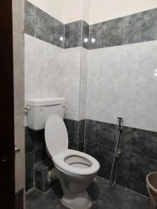 Common Bathroom Image of 1200 Sq.ft 2 BHK Apartment / Flat for rent in Madhapur Hyderabad for Rs. 36000