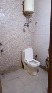 Bathroom Image of 680 Sq.ft 2 BHK Builder Floor for rent in Mayur Vihar Phase 1 New Delhi for Rs. 16500