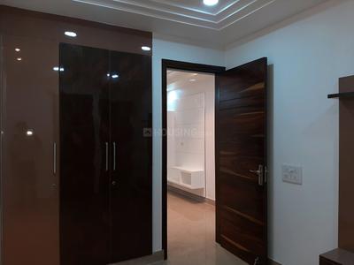 Bedroom Image of 1250 Sq.ft 3 BHK Builder Floor for sale in Shalimar Bagh New Delhi for Rs. 18500000