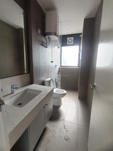 Bathroom Image of 2850 Sq.ft 4 BHK Apartment / Flat for sale in Ireo Skyon, Sector 60 Gurgaon for Rs. 57900000