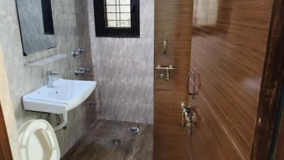 Image of 1750 Sq.ft 3 BHK Apartment / Flat for rent in Sector 23 Dwarka, New Delhi for Rs. 60000