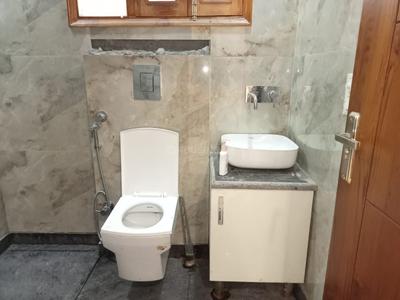 Bathroom Image of 1800 Sq.ft 3 BHK Builder Floor for rent in Paschim Vihar New Delhi for Rs. 58000