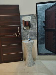 Bathroom Image of 800 Sq.ft 2 BHK Independent House for rent in Deokali Ayodhya for Rs. 10000