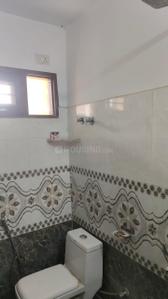 Bathroom Image of 530 Sq.ft 2 BHK Independent House for rent in Palam Vihar Extension Gurgaon for Rs. 12000