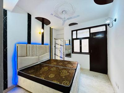 Bedroom Image of 512 Sq.ft 1 RK Builder Floor for rent in Freedom Fighters Enclave New Delhi for Rs. 8100