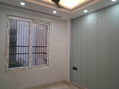 Bedroom Image of 1350 Sq.ft 3 BHK Builder Floor for sale in Paschim Vihar New Delhi for Rs. 26000000