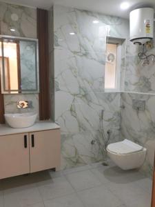 Common Bathroom Image of 1100 Sq.ft 3 BHK Apartment / Flat for sale in Vikaspuri New Delhi for Rs. 16500000