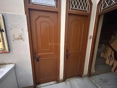 Bathroom Image of 1350 Sq.ft 3 BHK Builder Floor for rent in Narela New Delhi for Rs. 18000
