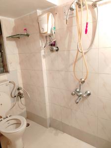 Bathroom Image of 1000 Sq.ft 2 BHK Apartment / Flat for rent in Gayatri Darshan, Kandivali East Mumbai for Rs. 55000