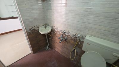 Bathroom Image of 1000 Sq.ft 1 BHK Apartment / Flat for rent in JP Nagar Bengaluru for Rs. 18500