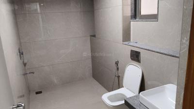 Bathroom Image of 3451 Sq.ft 4 BHK Apartment / Flat for rent in Shlokam Sharnam, Sargasan Gandhinagar for Rs. 45000