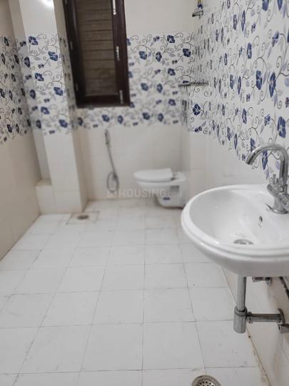 O Block, Delta III Greater Noida Bathroom 1