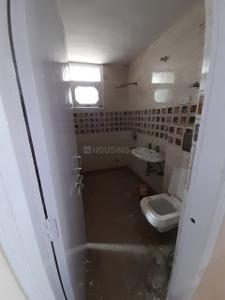 Bathroom Image of 1400 Sq.ft 2.5 BHK Apartment / Flat for rent in Varun Apartments, Sector 62 Noida for Rs. 28000