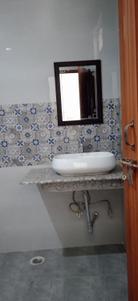 Bathroom Image of 1500 Sq.ft 2 BHK Builder Floor for rent in Gomti Nagar Lucknow for Rs. 25000