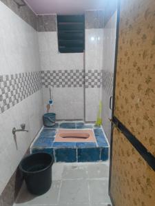 Bathroom Image of 900 Sq.ft 1 RK Independent House for rent in Trimurti Nagar Parbhani for Rs. 5000