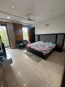 Bedroom Image of 4000 Sq.ft 5 BHK Builder Floor for sale in Janakpuri New Delhi for Rs. 70000000