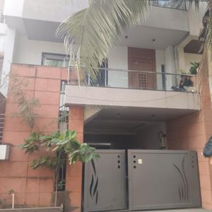 Image of 2250 Sq.ft 6 BHK Villa for rent in Piplod, Surat for Rs. 100000